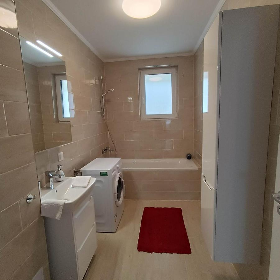 Neue, Moderne Penthousewohnung Sighişoara Eksteriør bilde